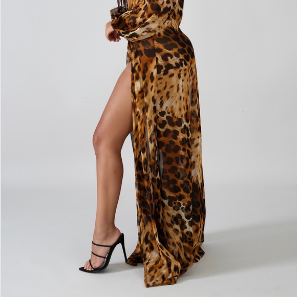 Roaring Slit Maxi Dress Brand New Multiple Sizes - Picture 7 of 7